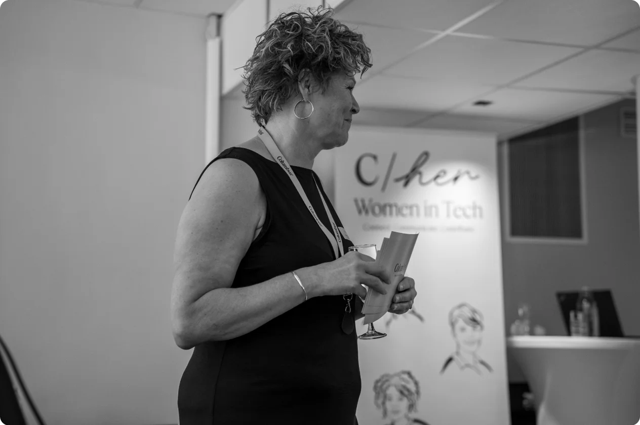 C_her - malmö Marthina Elmqvist hugging